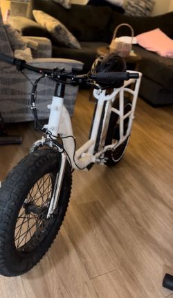 Rad Runner White (comes With Extra Battery) 