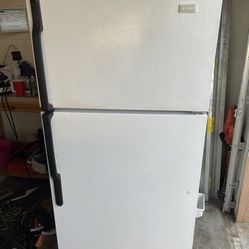 Magic Chef Refrigerator Top Freezer 
