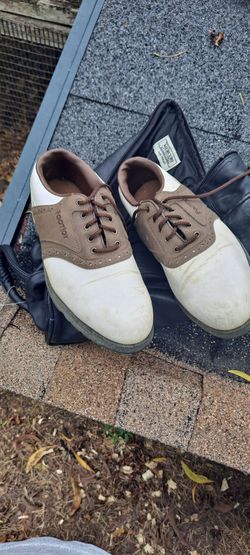 Golf shoes, 9w