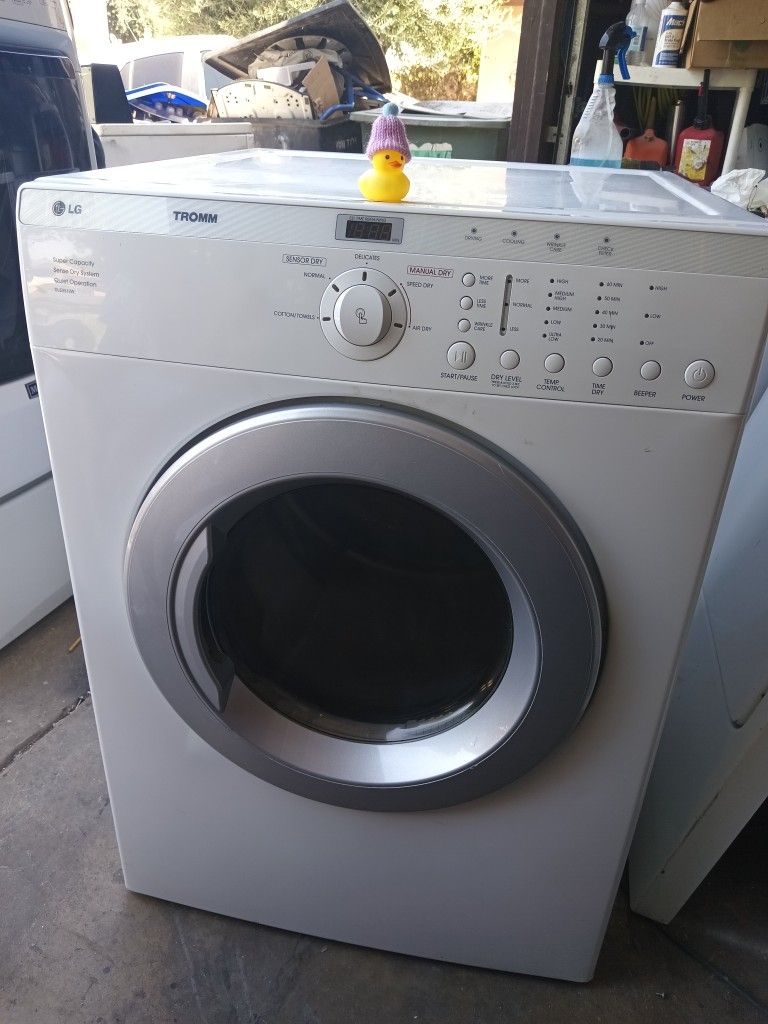 LG Trom Electric Dryer Works 100 for Sale in Modesto,