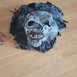 Costume