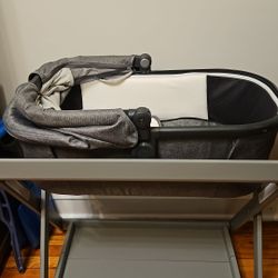 Uppababy Bassinet V3 &  Stand
