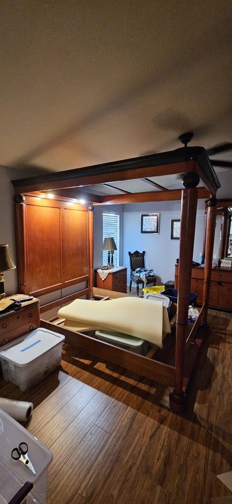 Beautiful wood bed frame (used)