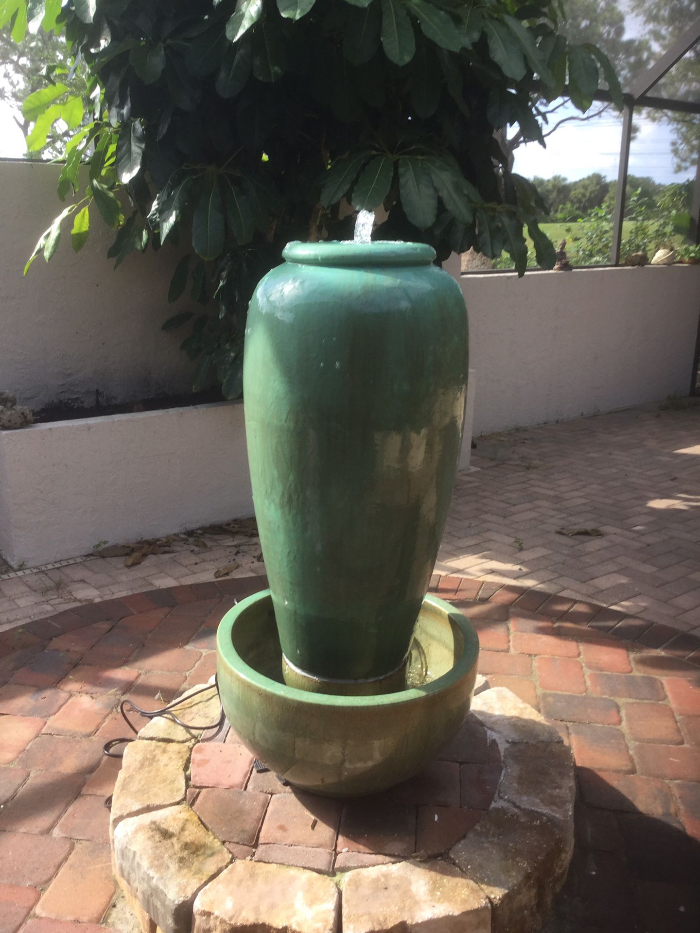 Large 4ft tall bubbling fountain with pump & light