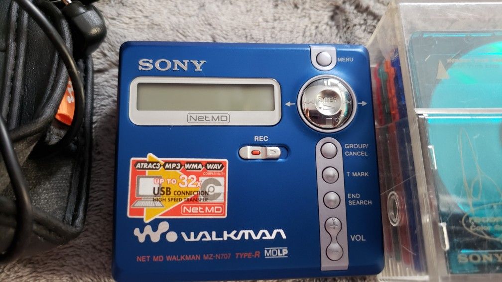 Sony MZN707 Portable MiniDisc Recorder With Case, Remote + 5 Disks