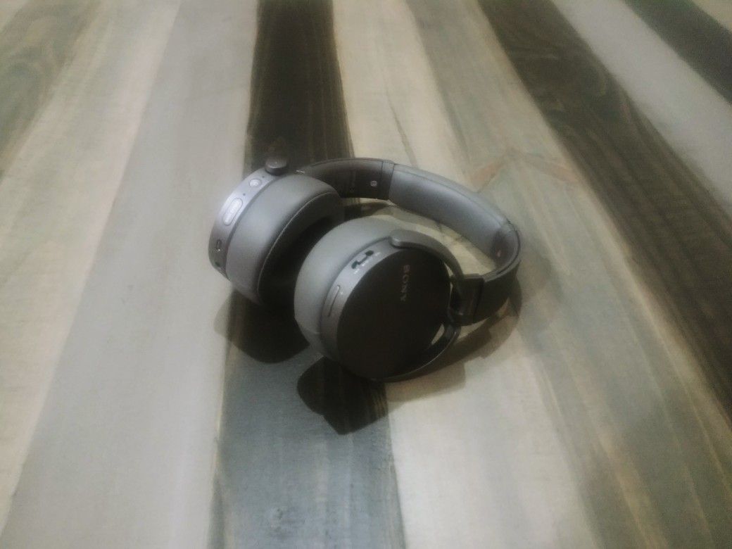 Sony MDR-XB950N1