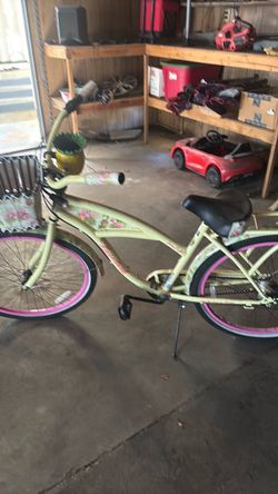 Women's Beach Cruiser Bicycle