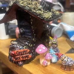 mini gnome  shoe home 