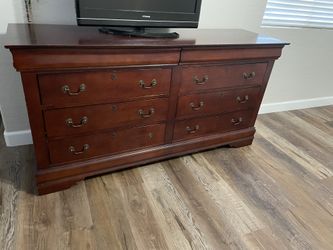 Dresser