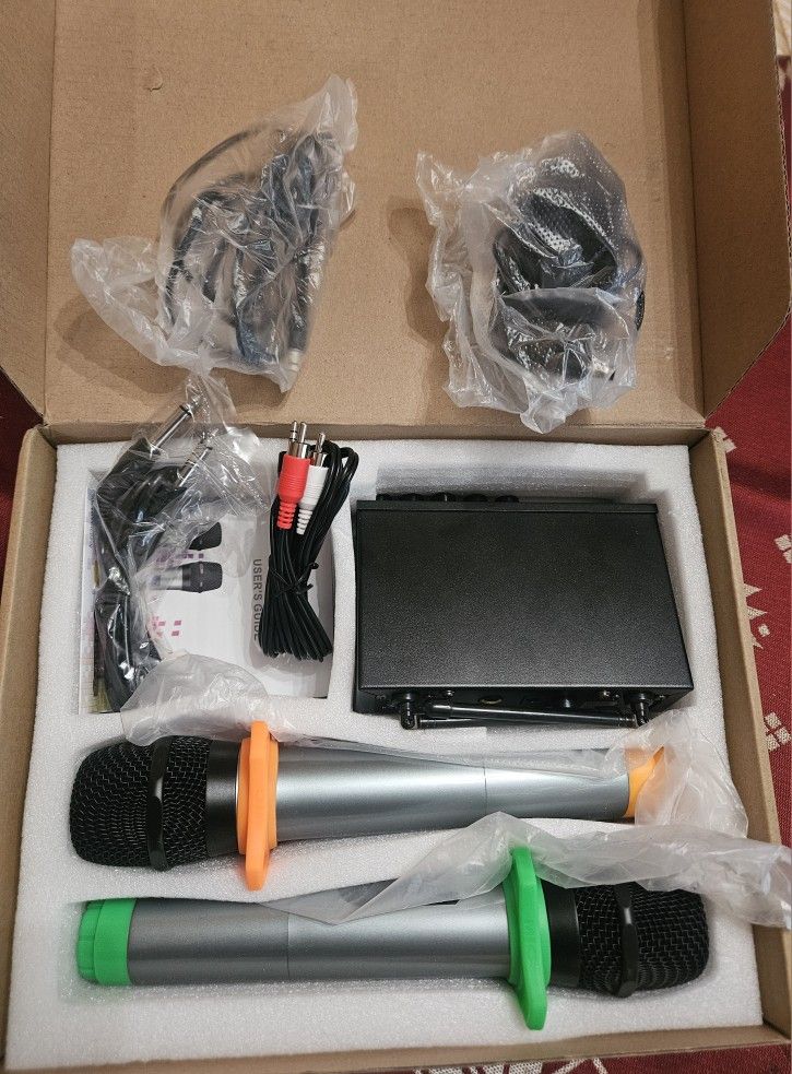 Fifield UHF Dual Channel Wireless Handheld Microphone