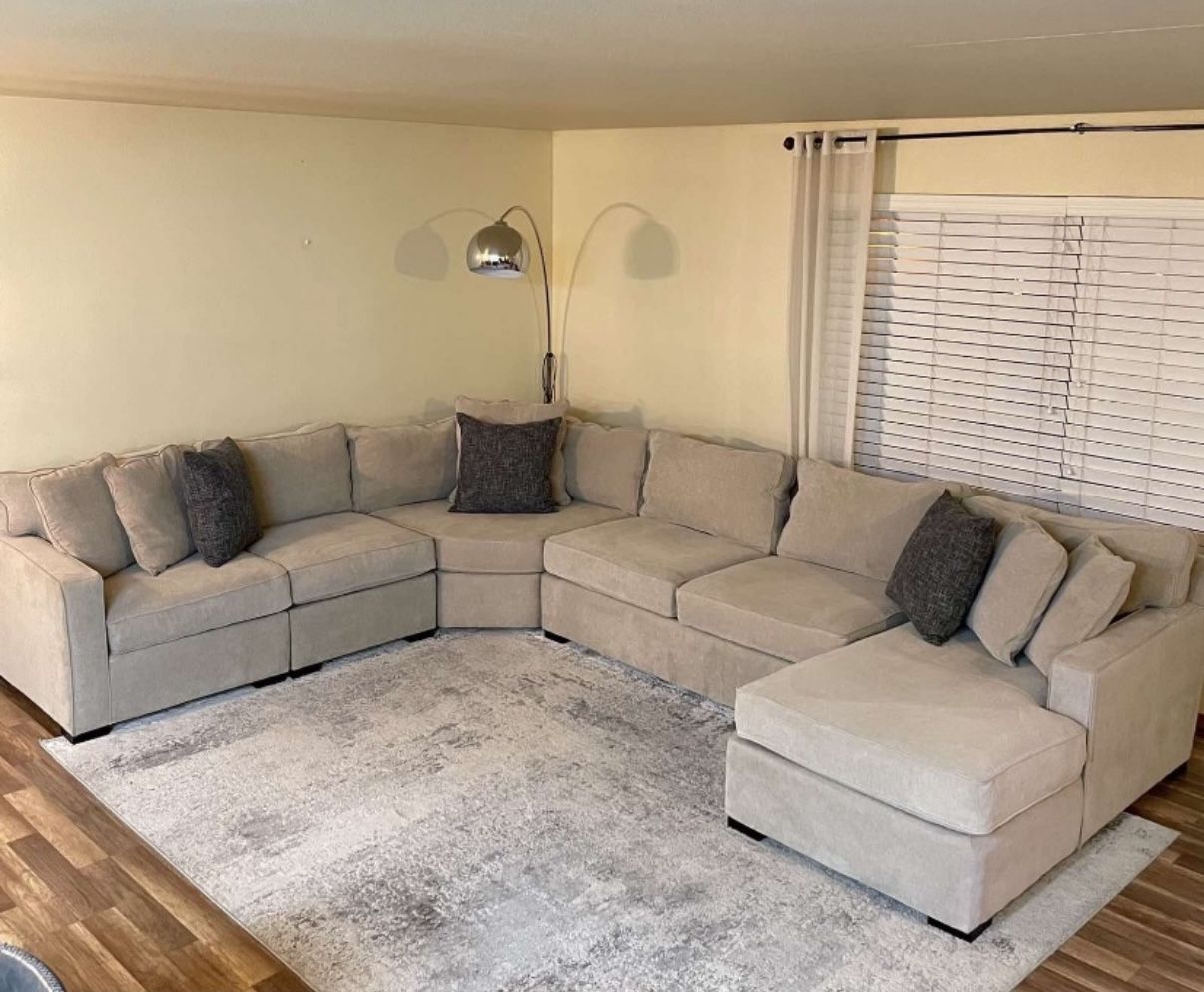 Sectional(Hinge lock) Couch