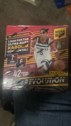 Panini  24-25 Revolution Mega Box 30$ Panini 23-24 Phoenix  Mega Box 40