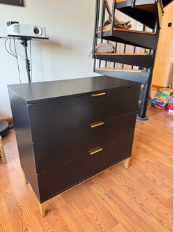 Set of 2 night stands