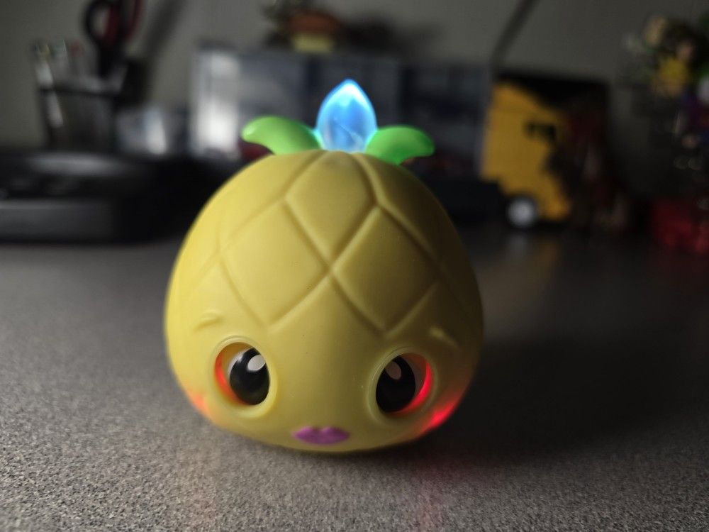 An Squishy Little Dumplings Interactive Pineapple Lights Sounds 2021 WowWee Toy