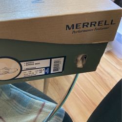 Merrell And Crocs Mens Size 12 One Pair Brand New