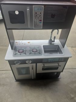 Expensive kids Kirchen kitchen karft Pots and a pans Glendora Like New