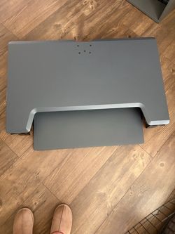 ERGONOMIC STANDING DESK