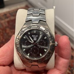 RELIC WATCH-wet to 165 feet