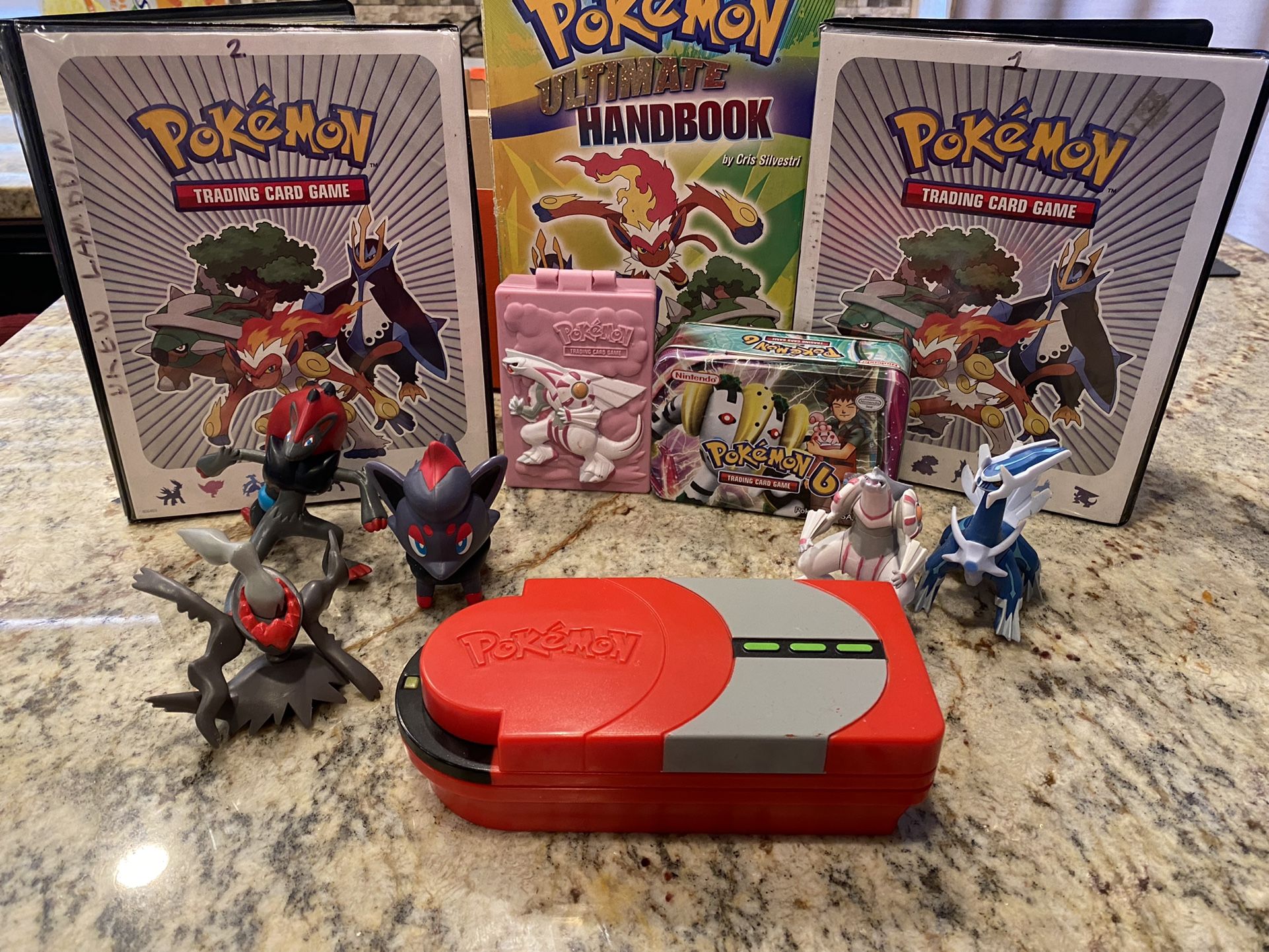 Pokémon Card Collection Figures Handbook Pokédex!