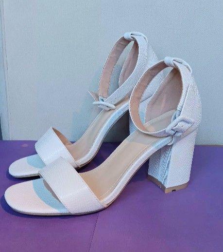 SIZE 5.5 White 3 inch Heel Shoes