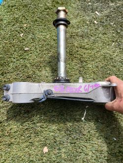 08 Suzuki GSXR 600 750 OEM Lower Triple Tree