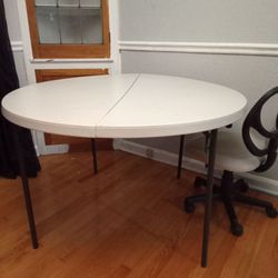 Circle  Plastic And Metal Folding Table
