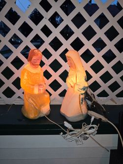 PAIR OF VINTAGE MARY AND JOSEPH LIGHTED BLOW MOLDS