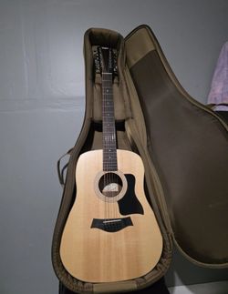 Taylor 150e Dreadnought 12-String Acoustic-Electric Guitar Natural