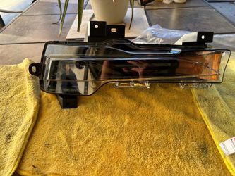 brand new, (OEM) Tesla Model 3 Front Left Fascia Lamp  Assembly (Part #1077391-00-F)