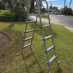 4 step pool ladder!