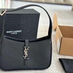 Women's black underarm bag, can also be used as a handbag