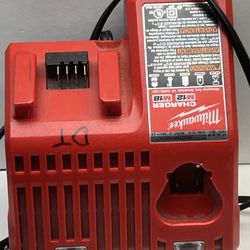 Tools Milwaukee Charger (2941