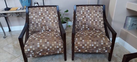 Set of 4 Modern Style Wooden Accent Chairs.