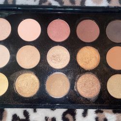 MAC eyeshadow palette 