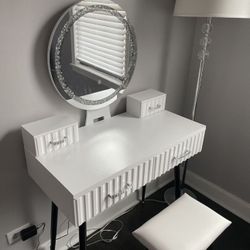 Vanity Set with Stool and Mirror