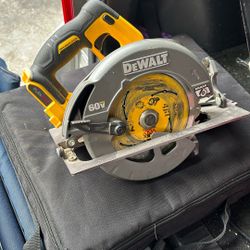 60v Dewalt Saw