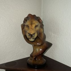 Statue Topaz Lion 