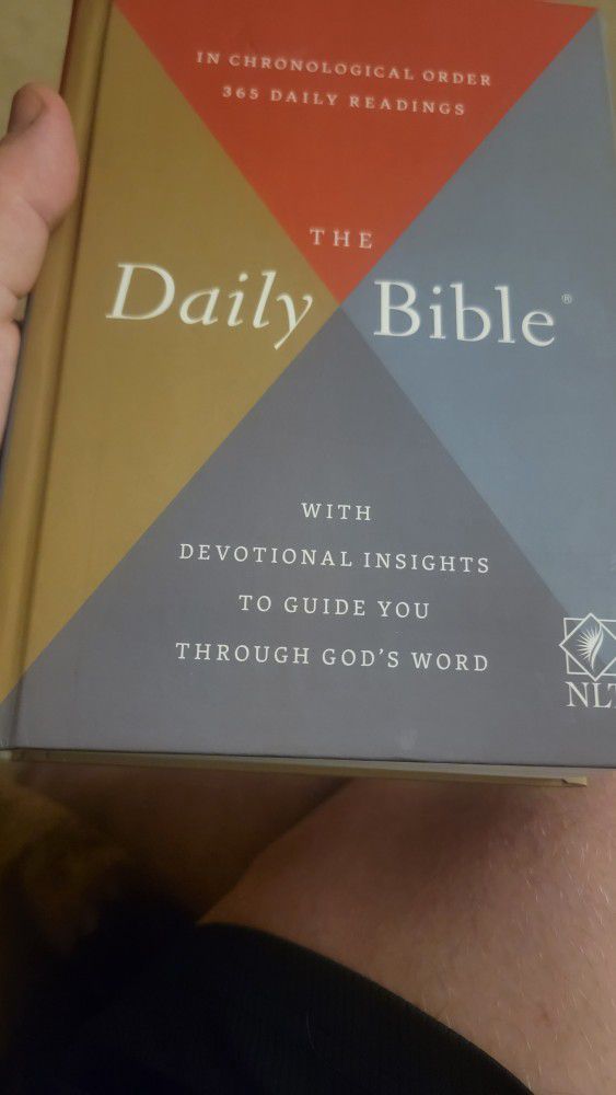 NLT Daily Bible, hardcover(new) Never Used