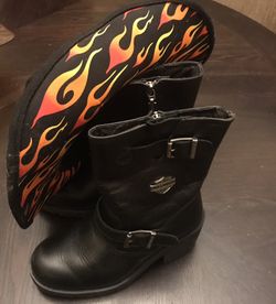 Harley Davidson hat and boots
