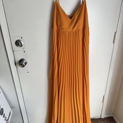 Mustard Yellow Women’s Dress Size Medium Like New 