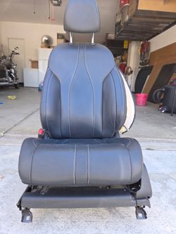2019-2024 Acura RDX Driver Seat