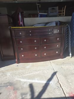 Dresser good Condition