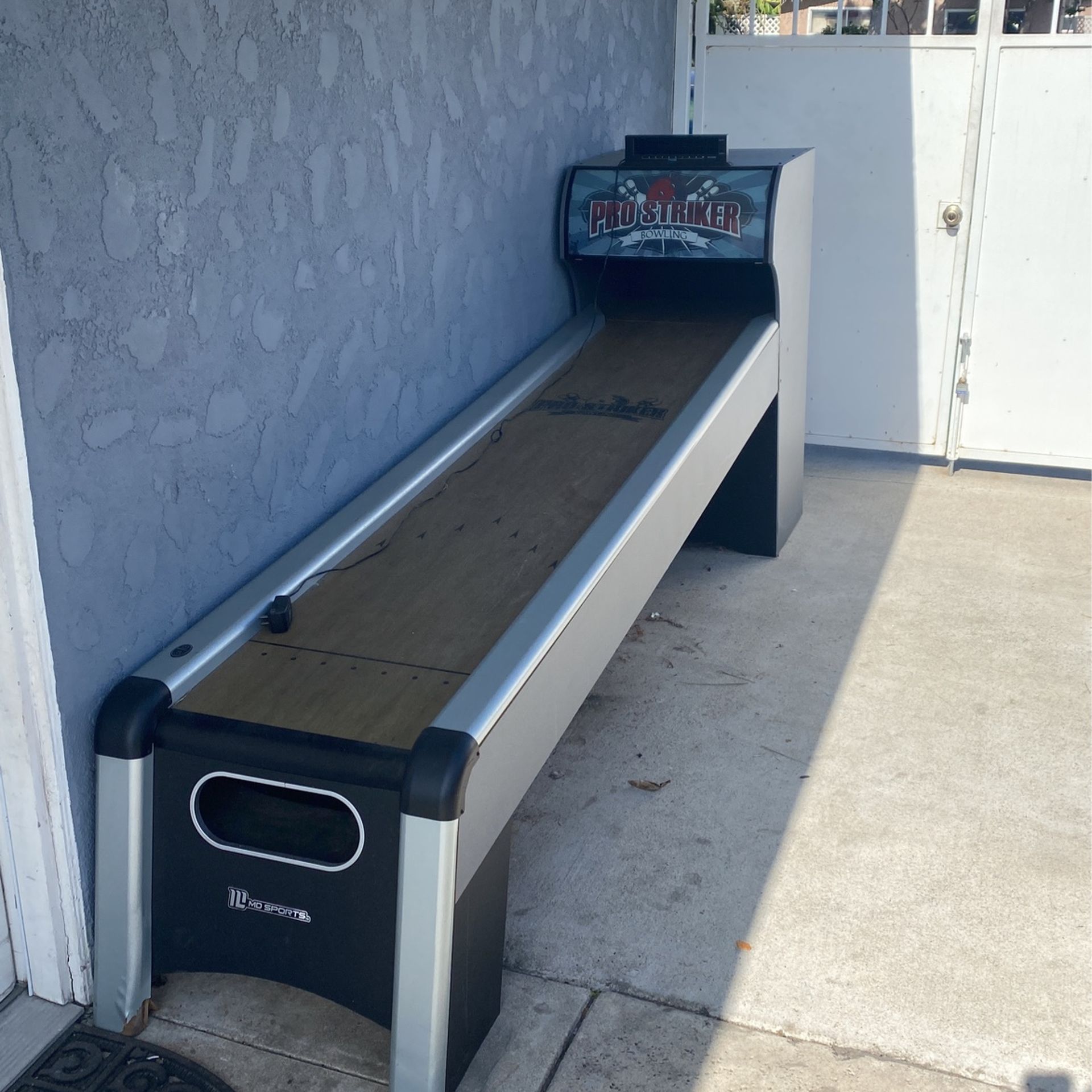 Pro Striker Bowling Game