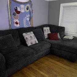 Stylish & Comfy Sectional Couch – $700 (Excellent Condition!