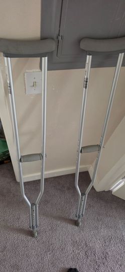 Crutches underarm
