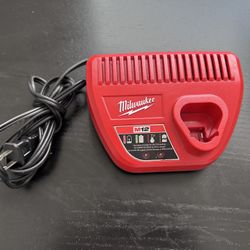Milwaukee M12 Charger 