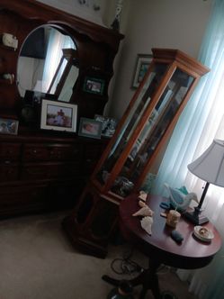 Corner hutch