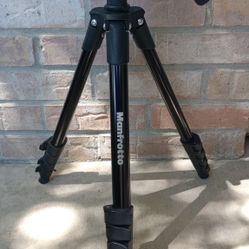 Manfrotto Compact Action Tripod
