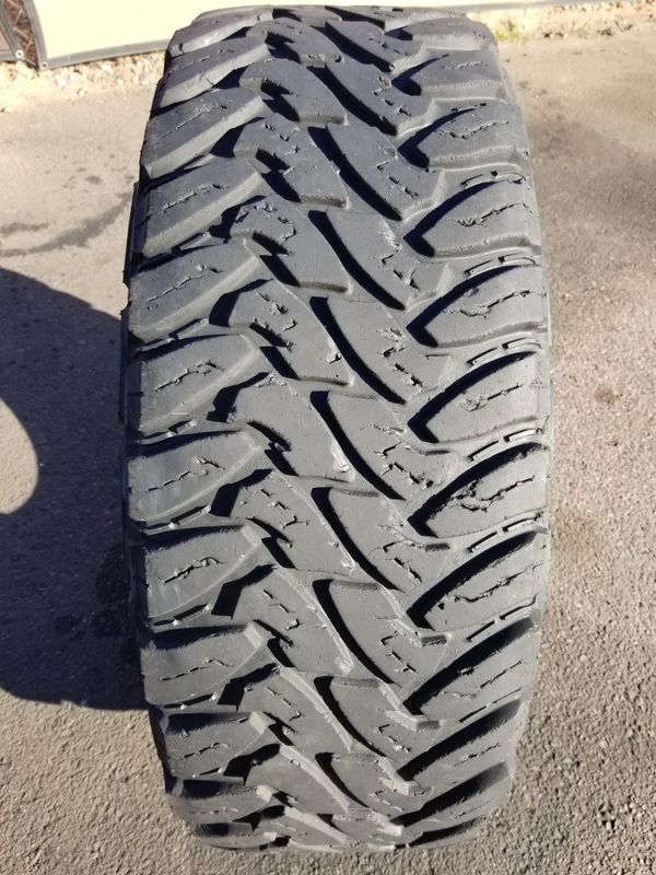 ONE (1) LT37x12.50R17 Toyo Open Country Mud Terrain 8ply 17" 4x4 Tire