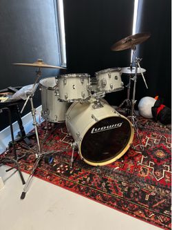 Ludwig Element Evolution Drum Kit + Zildjian Cymbals and hardware